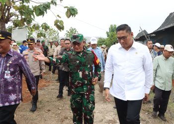 Dandim 0718/Pati Dampingi Kunjungan Kerja Wamentan RI Ke Sejumlah Wilayah di Pati