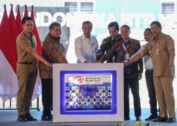 Jokowi Resmikan Pabrik Anoda Baterai Litium di KEK Kendal