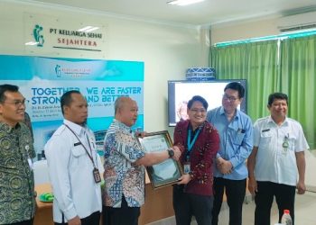 BPJS Kesehatan Berikan Penghargaan Bintang 4 kepada RS Keluarga Sehat atas Komitmen Transformasi Digital