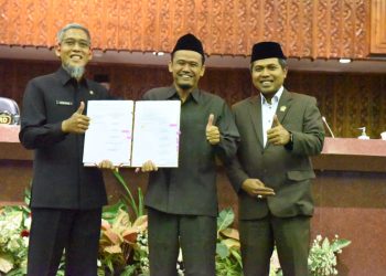 Pemprov dan DPRD Jateng Sahkan Lima Raperda