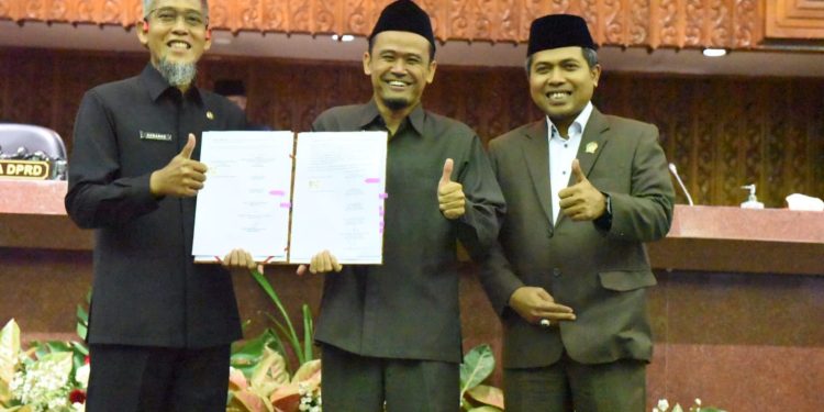 Pemprov dan DPRD Jateng Sahkan Lima Raperda