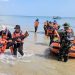 Simulasi Penyelamatan Di Laut Oleh Tim Reaksi Cepat di Pantai Karang Jahe