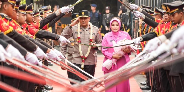 Polda Jateng Gelar Acara Tradisi Penyambutan Kapolda Baru Brigjen Pol Ribut Hari Wibowo