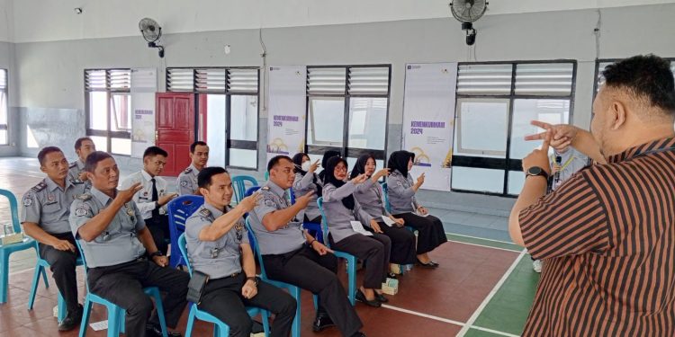 Mewujudkan Lapas Inklusif : Pelatihan Bahasa Isyarat bagi Pegawai Lapas Pati