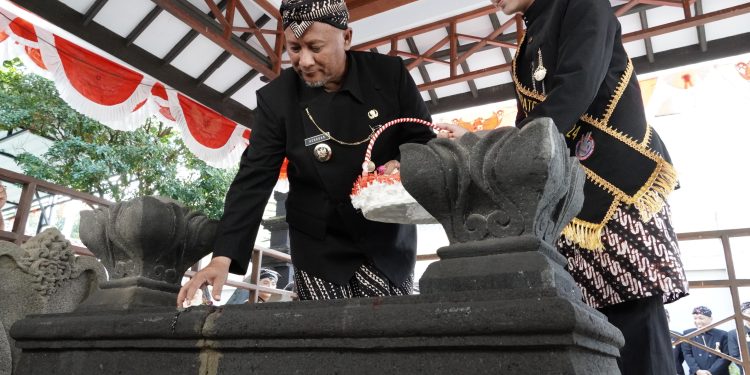 Upacara Hari Jadi Pati ke-701 Berjalan Khidmat, Pj Bupati Ajak Semua Elemen Bersatu untuk Kemajuan Pati