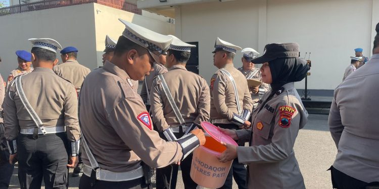Dengan Kebersamaan Senin Sedekah, Polresta Pati Tanamkan Rasa Kekeluargaan Antar Personel