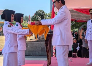 Peringatan HUT ke-79,Bupati Rembang Berikan Berbagai Penghargaan