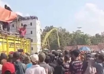 Pemuda Asal Tewas, Terjatuh dari Truk Sound Horeg Saat Karnaval di Blora