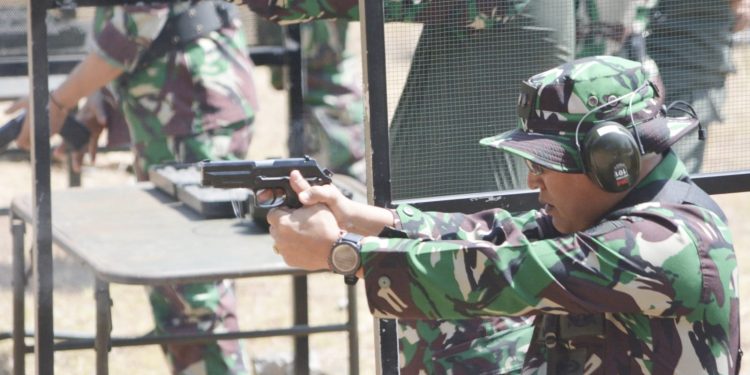 Dandim Pati Sabet Juara Lomba Menembak Pistol Hut Korem Makutarama