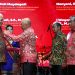 Pj Bupati Sujarwanto Terima Penghargaan dari Menkop UKM