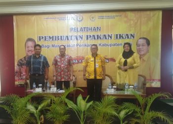 Firman Soebagyo Ajak Masyarakat Manfaatkan Bahan Lokal dalam Produksi Pakan Ikan