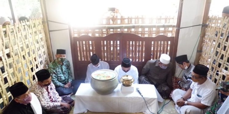 Batik Lasem dan Penjamasan Bendhe Becak Pusaka Sunan Bonang ditetapkan WBTbl