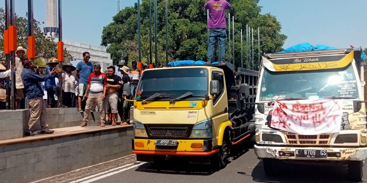 GMPP Gelar Aksi Damai di Kantor Bupati Pati, Tuntut Penataan Lahan Di Setujui
