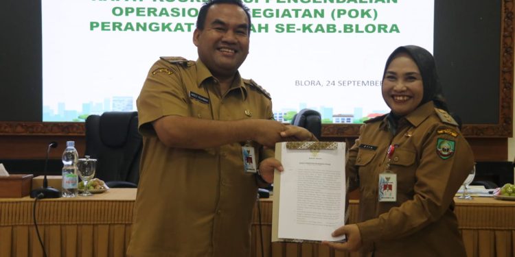 Dalam Rangka Memberi Pelayanan terbaik Untuk Masyarakat, Tri Yuli Setyowati Sebagai Pelaksana Tugas Bupati Blora