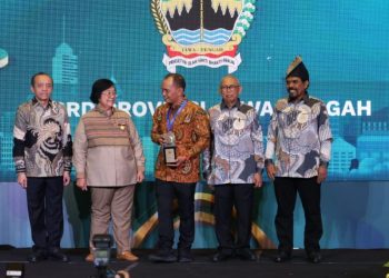 NIRWASITA TANTRA 2023: DPRD Jateng Raih Penghargaan Green Leadership dari Kemen LHK