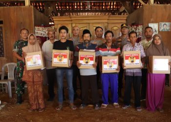 Cooling System, Polresta Pati Bersama Baznas Salurkan Bansos ke Warga Terdampak Tanah Gerak di Pucakwangi