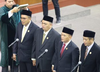 Rapat Paripurna DPRD Prov Jateng : Pengucapan Sumpah Pimpinan DPRD & Pembentukan Pimpinan Komisi